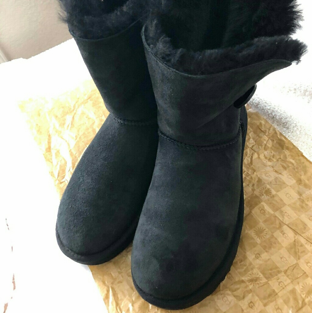 UGG button  boots  excellent  condition  size  9